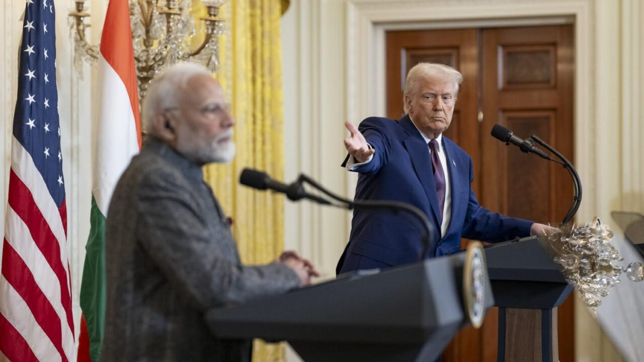 ট্রাম্প ভারতের পণ্যের ওপর অতিরিক্ত ২৫ শতাংশ শুল্ক আরোপ করেছেন।