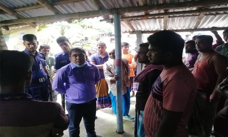 চুয়াডাঙ্গার বেশি দামে সার বিক্রিতে ১ দোকানদারকে জরিমানা