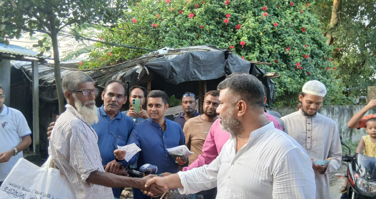 আলমডাঙ্গা ফরিদপুর ইউনিয়নে স্থানীয়দের সঙ্গে জনসংযোগে শরীফুজ্জামান